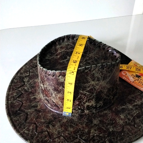 NWT Faux leather cowboy hat, dark brown - Picture 8 of 9